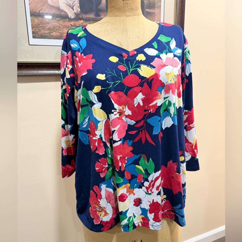 The Pioneer Woman Blue Floral 3/4 Sleeve V Neck Top